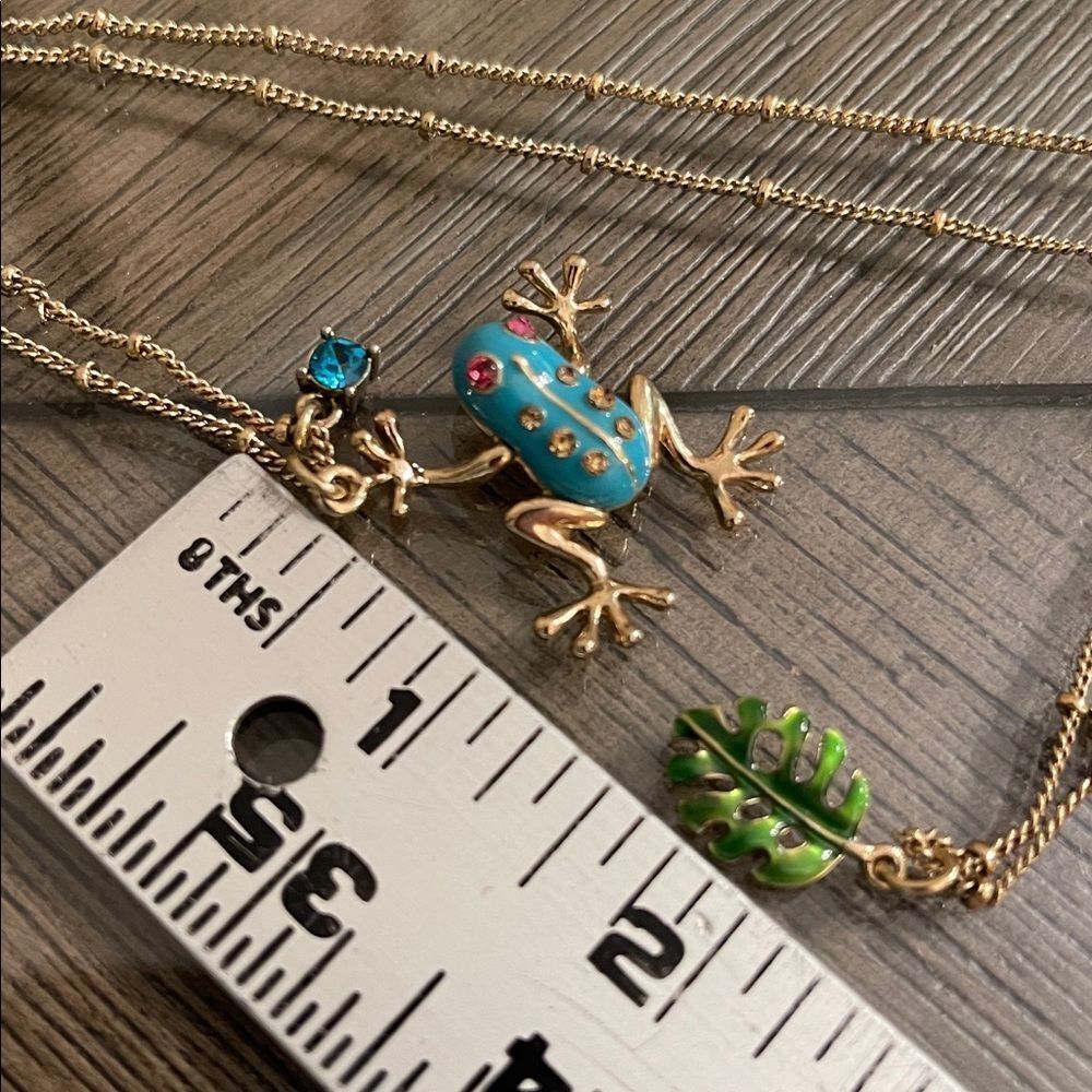 Betsey Johnson Enamel Tree Frog Double Row Necklace with Green Leaf Charm - Picture 10 of 16